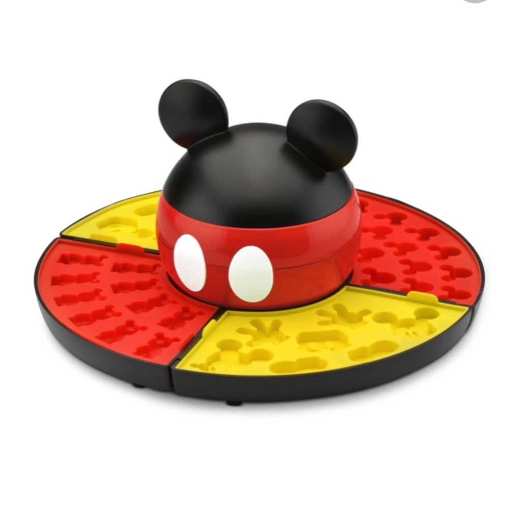 NWOT Disney’s Mickey Mouse Gummy Treat Maker